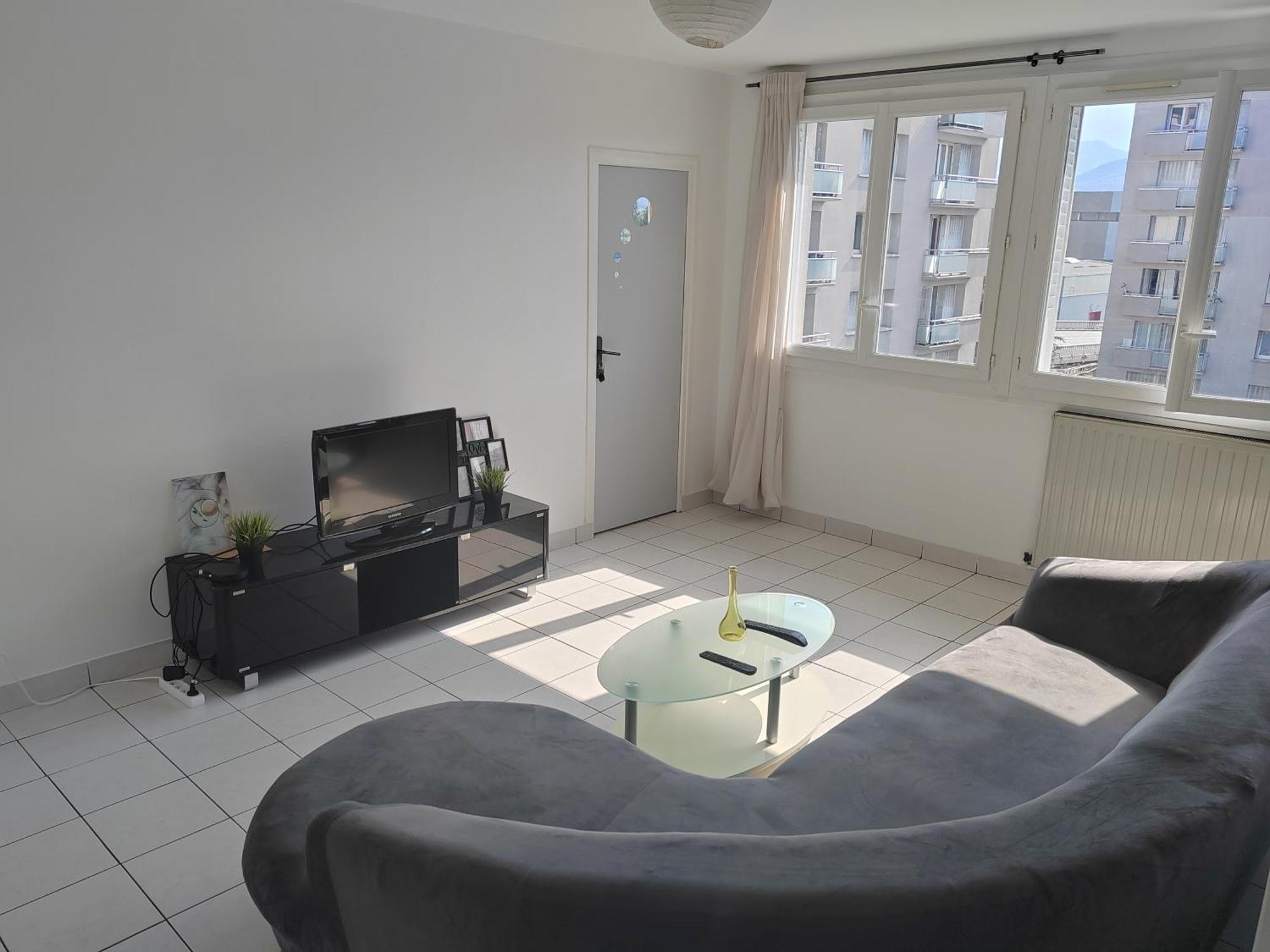 Une Chambre Dans Appartement Partage, Grenoble A 8 Min Du Centre-Ville Εξωτερικό φωτογραφία